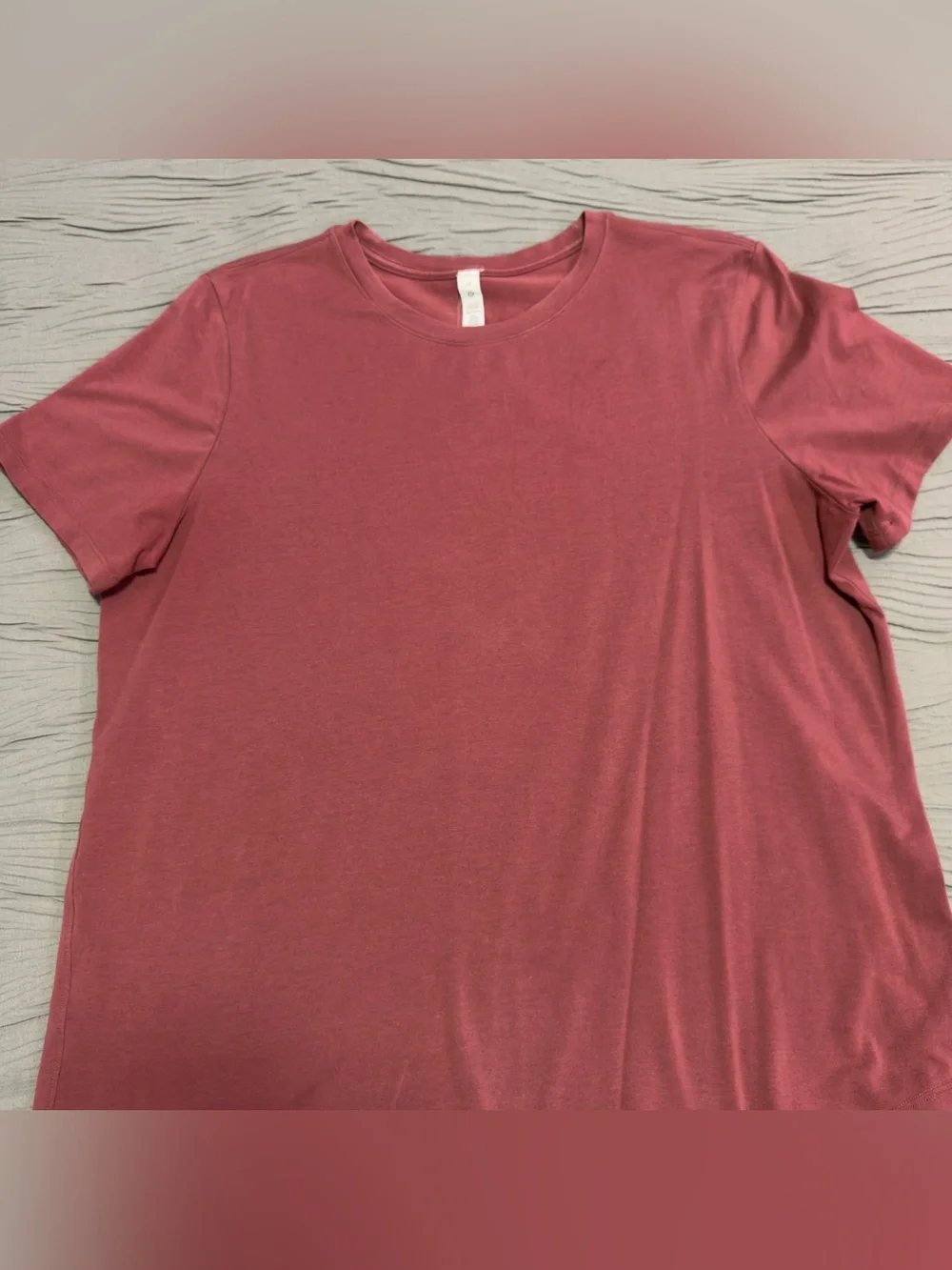 lululemon athletica Short Sleeve Tee in Mauve